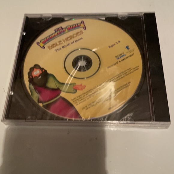 2 CDs The beginners Bible heroes the birth of Jesus & Moses